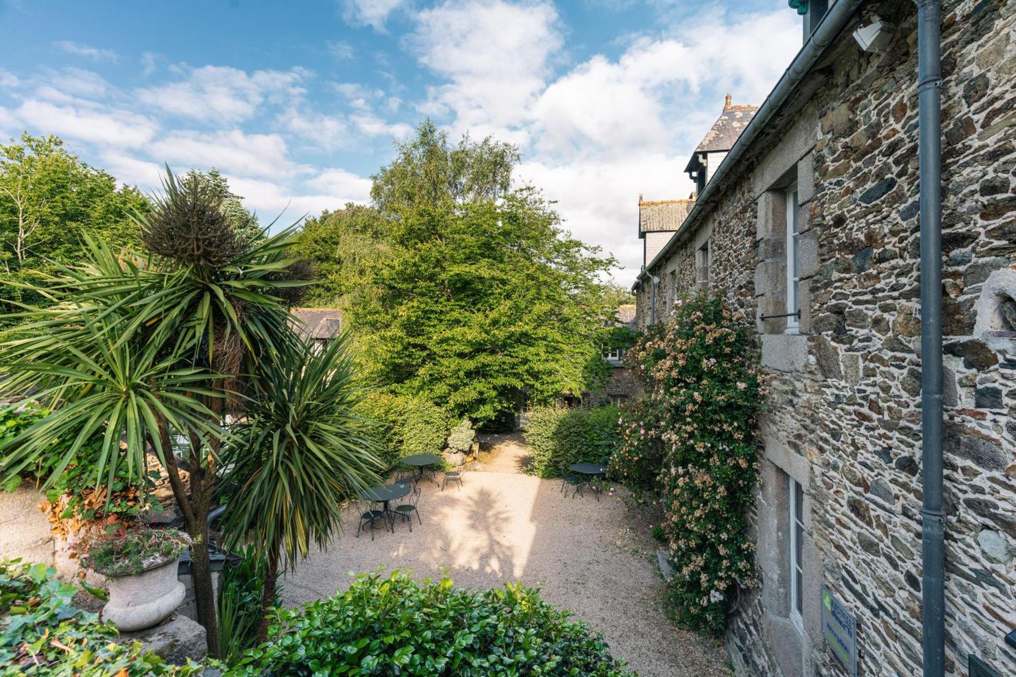 Hotel Kastell Dinec'H Minihy-Treguier Exterior photo